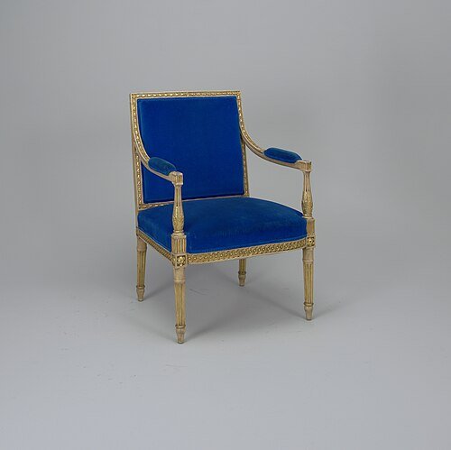 ArmChair Painted Legs without Brass Tips