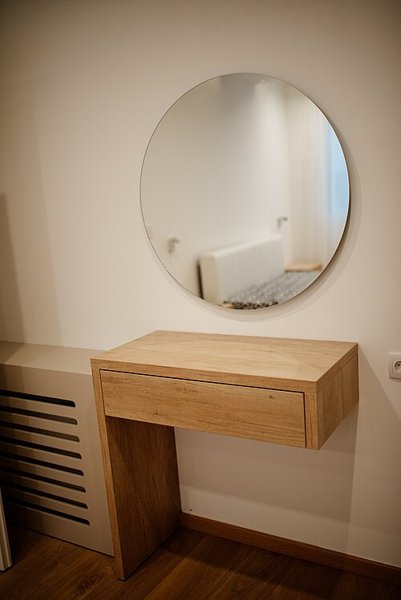 1 M2 of Clear Mirror, if Circle multiply the Diameter by 3.14 to get the Square Meter excluding back support